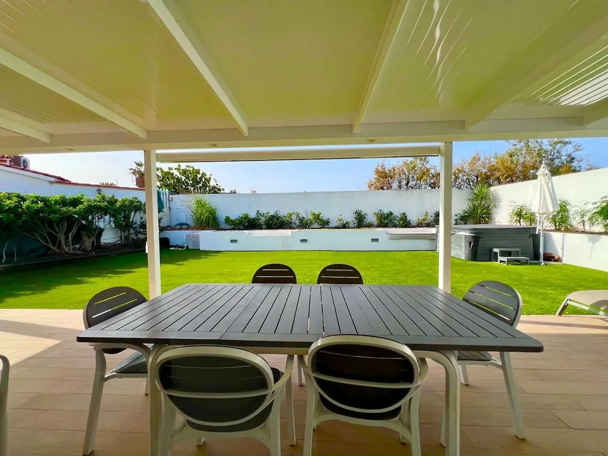 Spectacular 3-Bedroom Bungalow In Playa Del Ingles San Bartolome de Tirajana  Spain