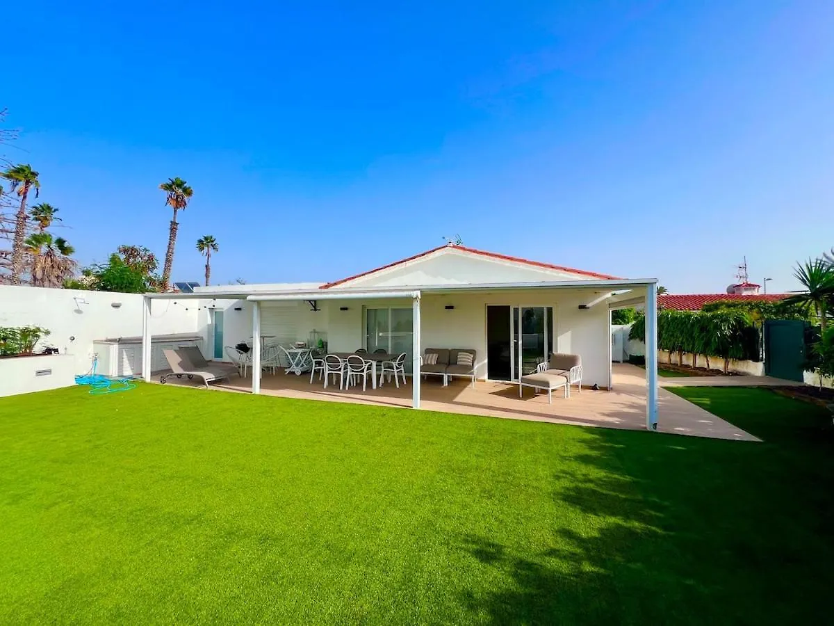 Spectacular 3-Bedroom Bungalow In Playa Del Ingles San Bartolome de Tirajana  Villa San Bartolome de Tirajana (Gran Canaria)