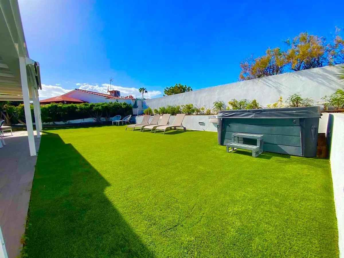 Spectacular 3-Bedroom Bungalow In Playa Del Ingles San Bartolome de Tirajana  0*, San Bartolome de Tirajana (Gran Canaria) Spain